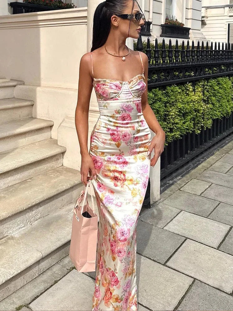 Dopasowana sukienka maxi w kwiaty