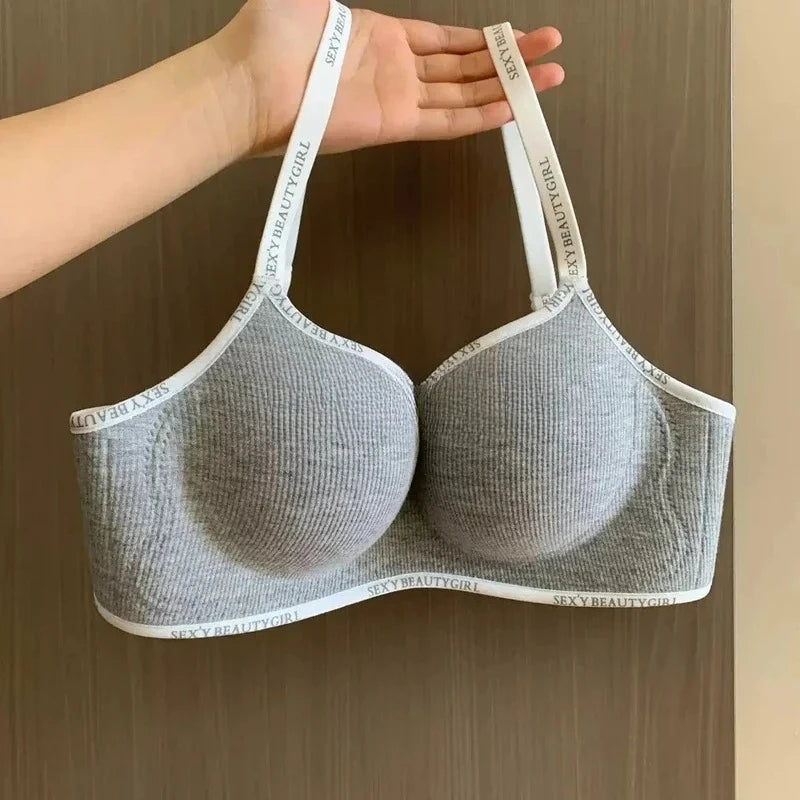Biustonosz z delikatnej tkaniny — Sara