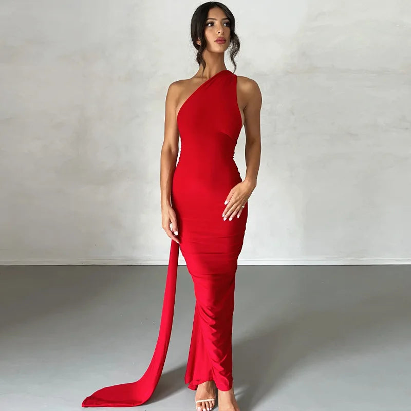 Elegancka dopasowana sukienka maxi z odkrytymi plecami